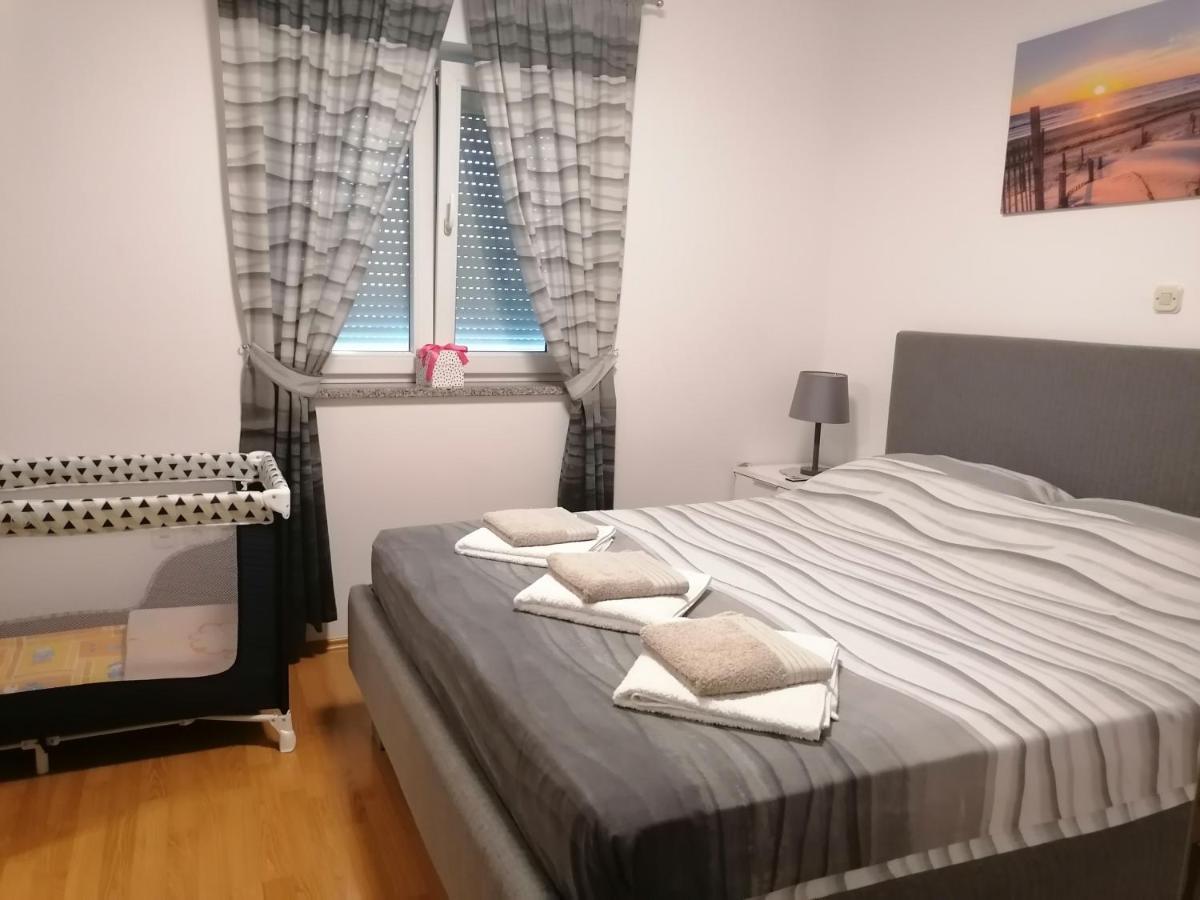 Apartment Suncica Pula Eksteriør billede